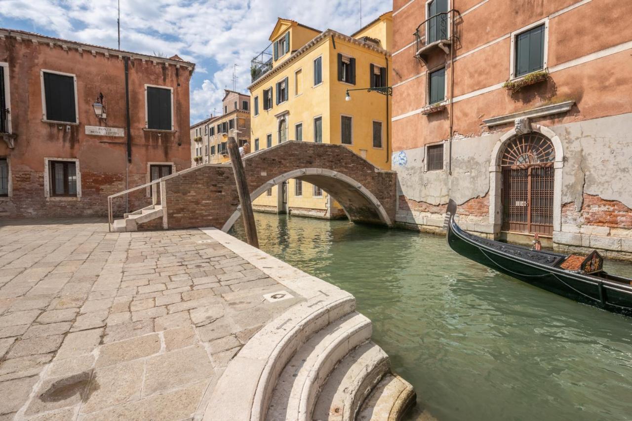 Bright Apartment On Venetian Roofs R&R Exterior photo